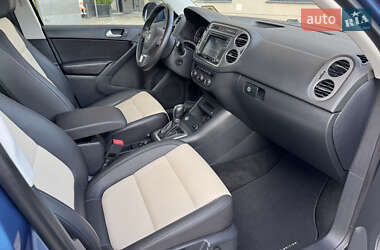 Внедорожник / Кроссовер Volkswagen Tiguan 2016 в 