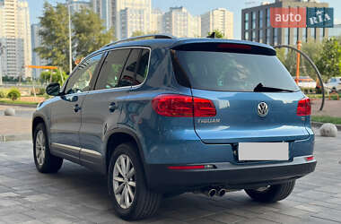Внедорожник / Кроссовер Volkswagen Tiguan 2016 в 