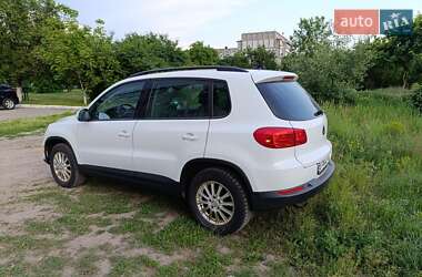 Позашляховик / Кросовер Volkswagen Tiguan 2014 в 