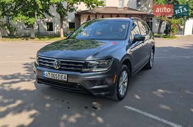 Внедорожник / Кроссовер Volkswagen Tiguan 2017 в 