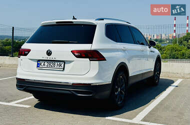 Внедорожник / Кроссовер Volkswagen Tiguan 2024 в 