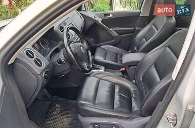 Внедорожник / Кроссовер Volkswagen Tiguan 2009 в Владимире