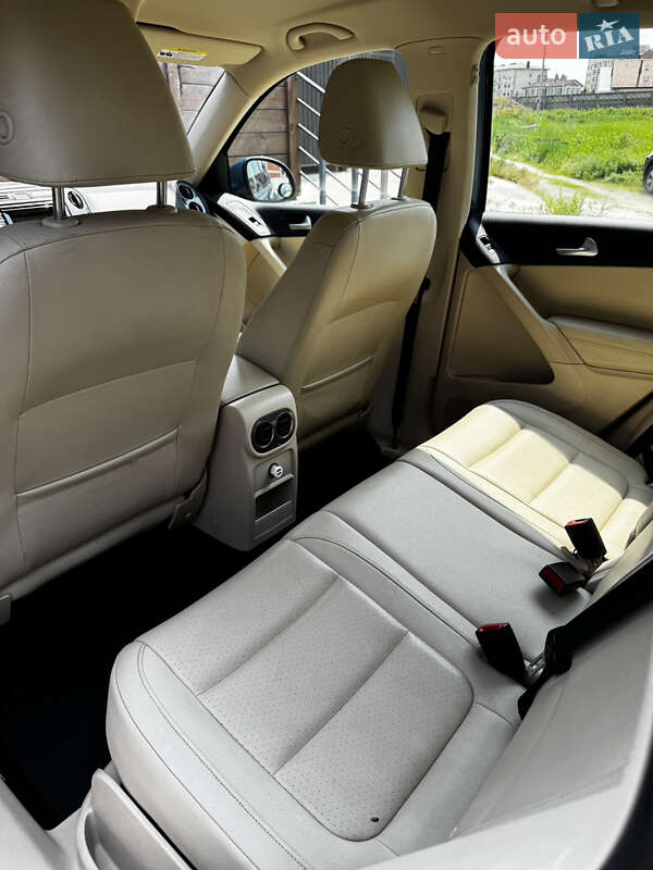 Внедорожник / Кроссовер Volkswagen Tiguan 2017 в Ирпене