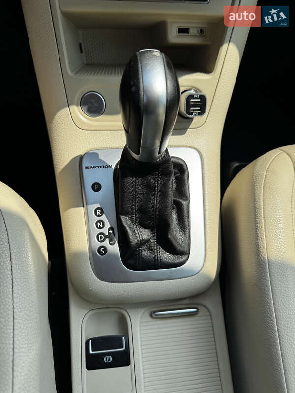 Внедорожник / Кроссовер Volkswagen Tiguan 2017 в Ирпене