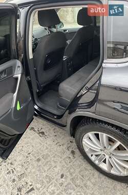 Внедорожник / Кроссовер Volkswagen Tiguan 2009 в 