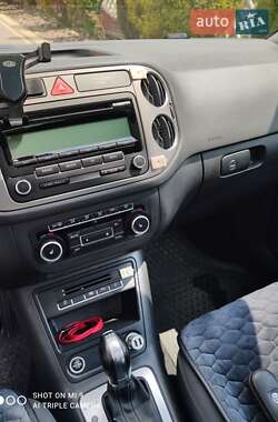 Внедорожник / Кроссовер Volkswagen Tiguan 2011 в 
