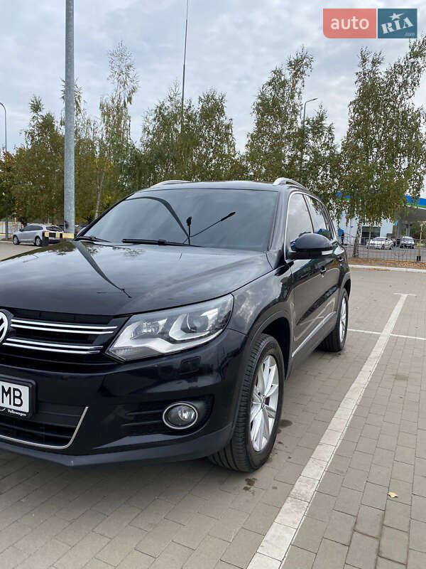 Внедорожник / Кроссовер Volkswagen Tiguan 2014 в Сумах