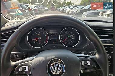 Внедорожник / Кроссовер Volkswagen Tiguan 2020 в 