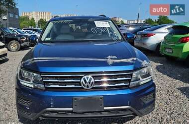 Внедорожник / Кроссовер Volkswagen Tiguan 2020 в 
