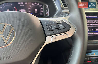 Внедорожник / Кроссовер Volkswagen Tiguan 2021 в 