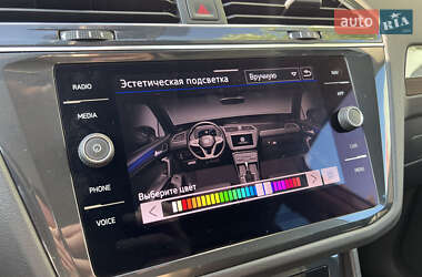 Внедорожник / Кроссовер Volkswagen Tiguan 2021 в 