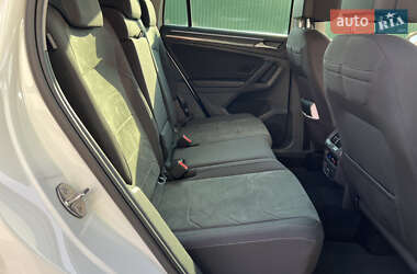 Внедорожник / Кроссовер Volkswagen Tiguan 2021 в 