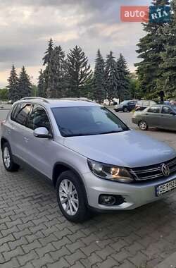 Внедорожник / Кроссовер Volkswagen Tiguan 2014 в 