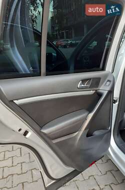 Внедорожник / Кроссовер Volkswagen Tiguan 2014 в 