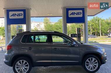 Внедорожник / Кроссовер Volkswagen Tiguan 2015 в 