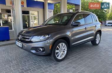 Внедорожник / Кроссовер Volkswagen Tiguan 2015 в 