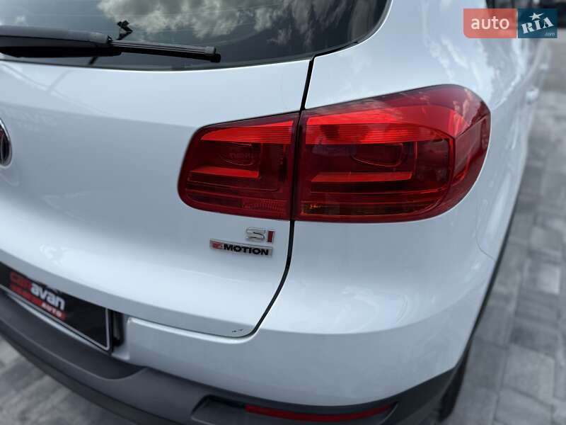 Внедорожник / Кроссовер Volkswagen Tiguan 2016 в Днепре