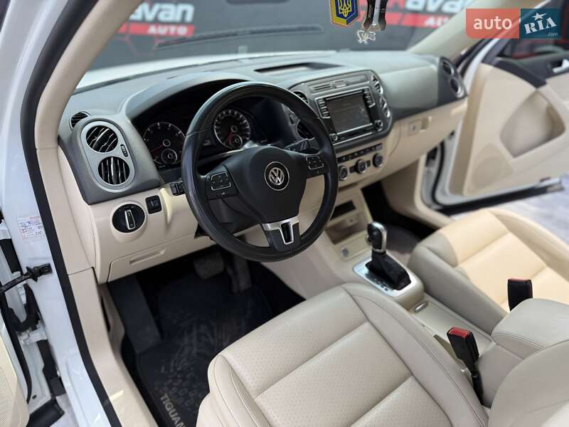 Внедорожник / Кроссовер Volkswagen Tiguan 2016 в Днепре