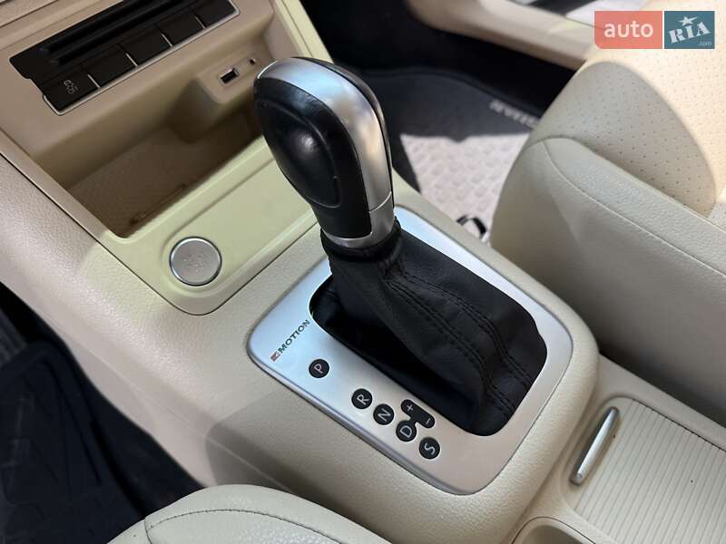 Внедорожник / Кроссовер Volkswagen Tiguan 2016 в Днепре