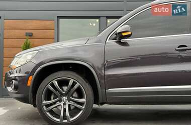 Внедорожник / Кроссовер Volkswagen Tiguan 2016 в 