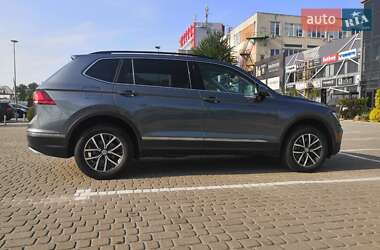 Внедорожник / Кроссовер Volkswagen Tiguan 2020 в 
