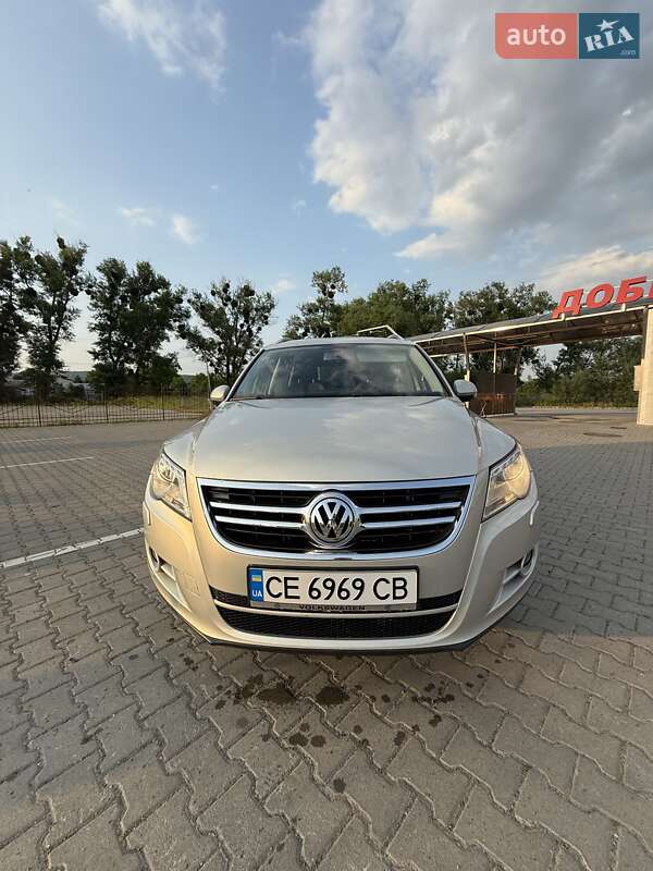 Внедорожник / Кроссовер Volkswagen Tiguan 2011 в Черновцах