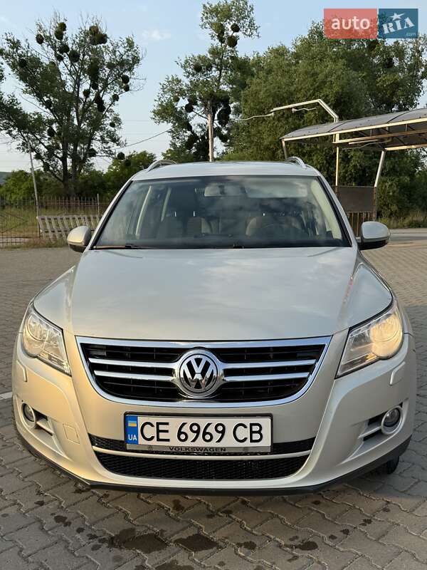 Внедорожник / Кроссовер Volkswagen Tiguan 2011 в Черновцах