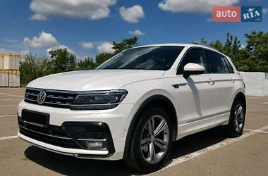 Позашляховик / Кросовер Volkswagen Tiguan 2019 в 