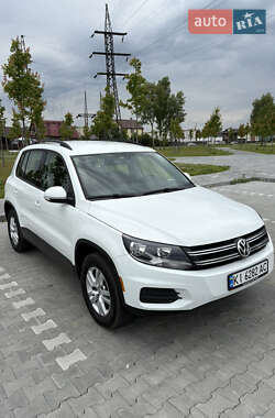 Внедорожник / Кроссовер Volkswagen Tiguan 2016 в 