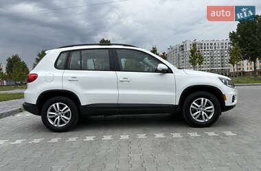 Внедорожник / Кроссовер Volkswagen Tiguan 2016 в 