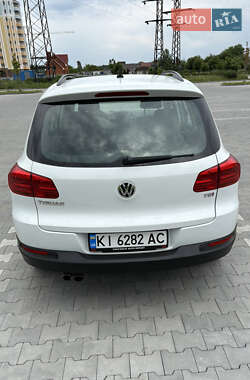 Внедорожник / Кроссовер Volkswagen Tiguan 2016 в 