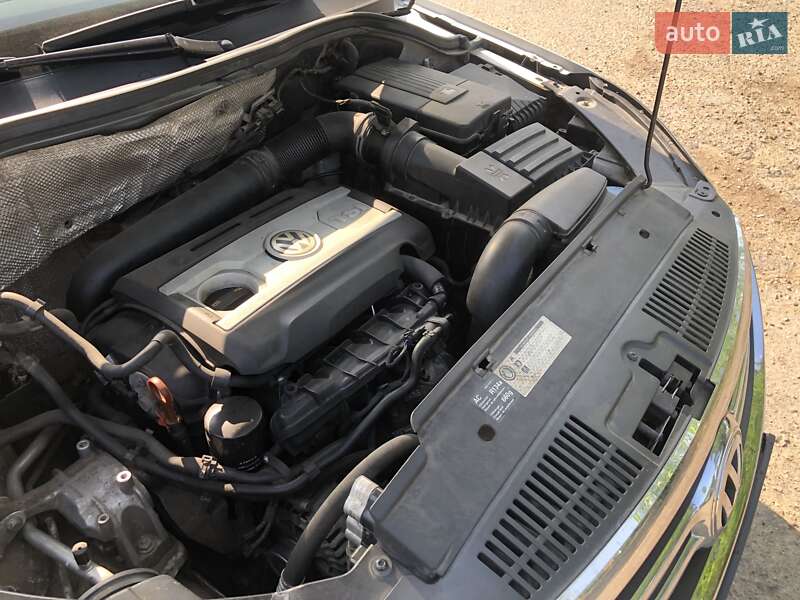 Внедорожник / Кроссовер Volkswagen Tiguan 2011 в Болграде