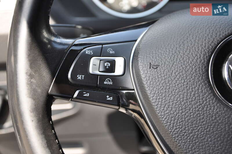 Внедорожник / Кроссовер Volkswagen Tiguan 2016 в Одессе