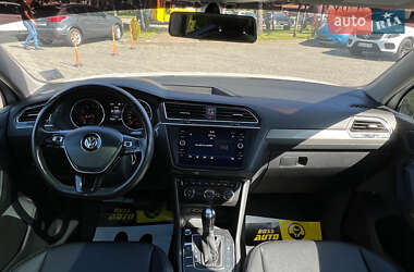 Внедорожник / Кроссовер Volkswagen Tiguan 2017 в 