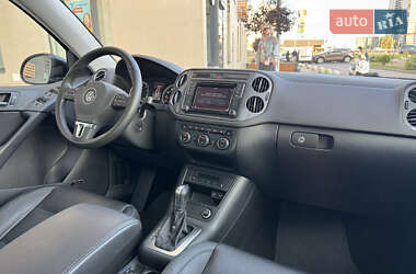 Внедорожник / Кроссовер Volkswagen Tiguan 2016 в 