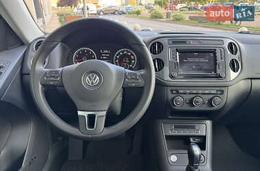 Внедорожник / Кроссовер Volkswagen Tiguan 2016 в 