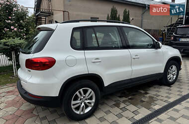 Внедорожник / Кроссовер Volkswagen Tiguan 2017 в 