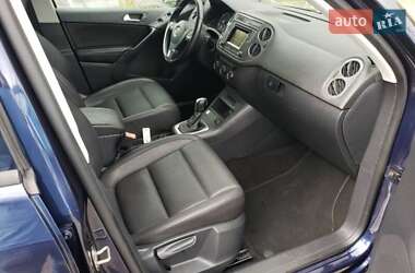 Внедорожник / Кроссовер Volkswagen Tiguan 2015 в 