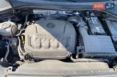 Внедорожник / Кроссовер Volkswagen Tiguan 2021 в 
