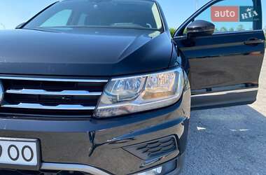 Внедорожник / Кроссовер Volkswagen Tiguan 2021 в 