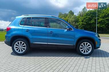 Внедорожник / Кроссовер Volkswagen Tiguan 2016 в 