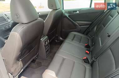 Внедорожник / Кроссовер Volkswagen Tiguan 2016 в 