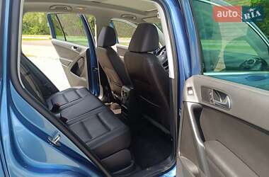 Внедорожник / Кроссовер Volkswagen Tiguan 2016 в 