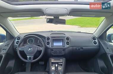 Внедорожник / Кроссовер Volkswagen Tiguan 2016 в 