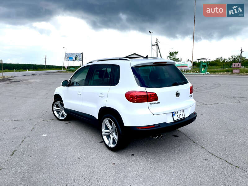 Позашляховик / Кросовер Volkswagen Tiguan 2014 в Харкові