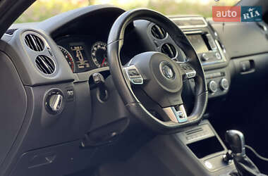 Внедорожник / Кроссовер Volkswagen Tiguan 2014 в 