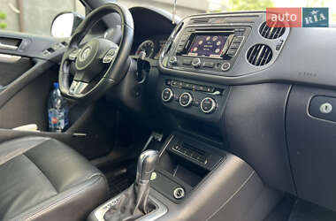 Внедорожник / Кроссовер Volkswagen Tiguan 2014 в 