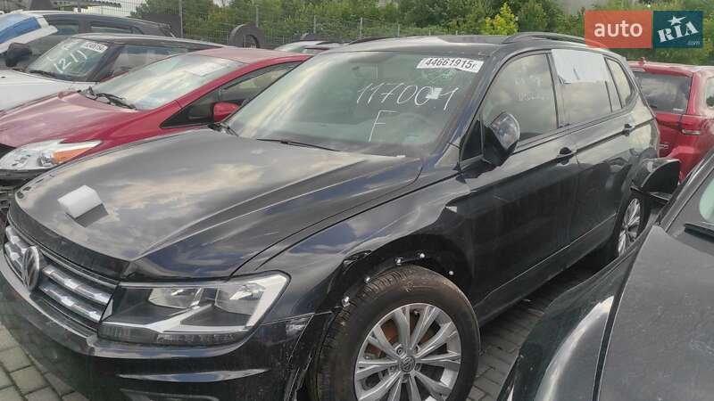 Внедорожник / Кроссовер Volkswagen Tiguan 2020 в 