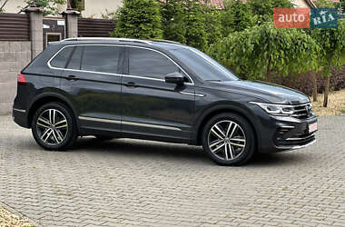 Позашляховик / Кросовер Volkswagen Tiguan 2022 в Одесі