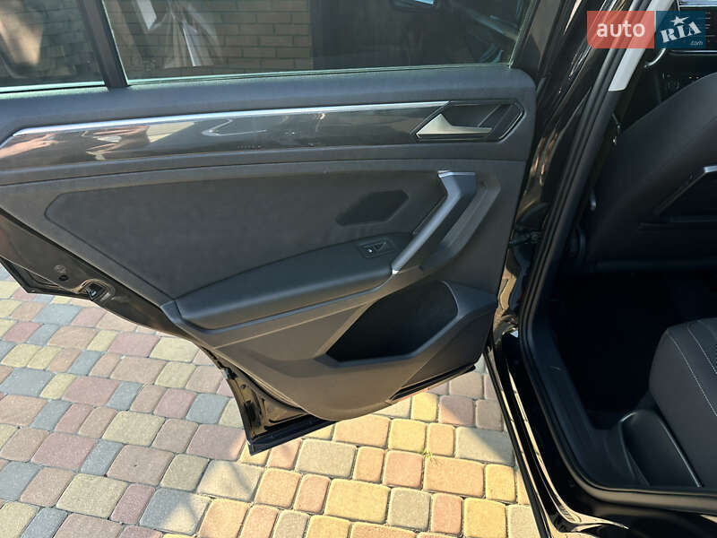 Внедорожник / Кроссовер Volkswagen Tiguan 2017 в Бородянке